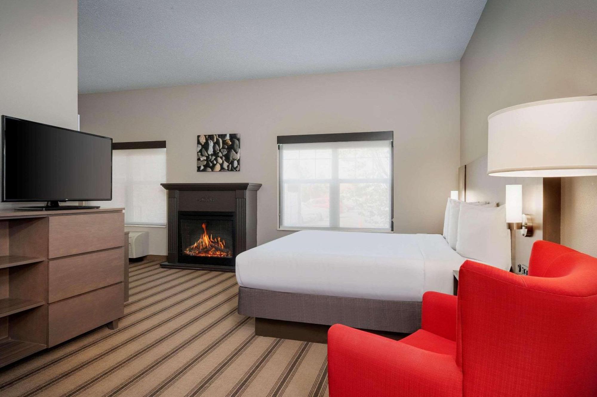 Country Inn & Suites By Radisson Albertville Near Outlet Mall Екстериор снимка