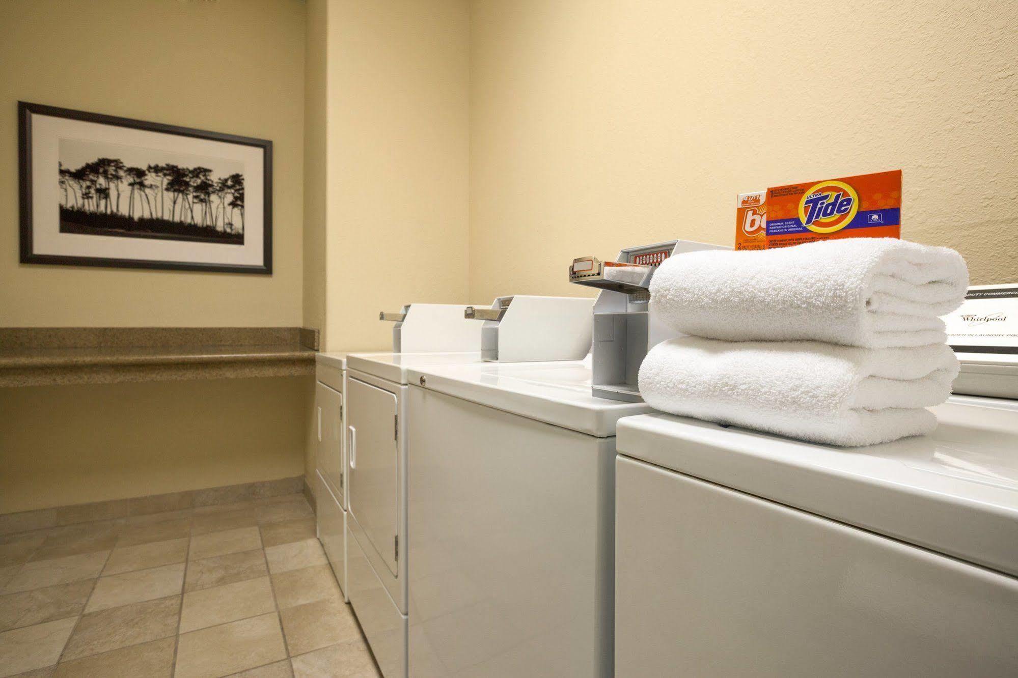 Country Inn & Suites By Radisson Albertville Near Outlet Mall Екстериор снимка